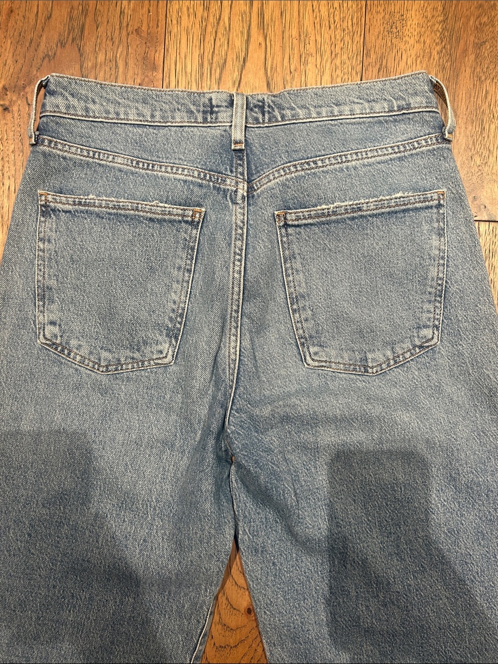 Agolde High-Rise Straight Jeans in Light Wash Blue - Picture 8 of 8